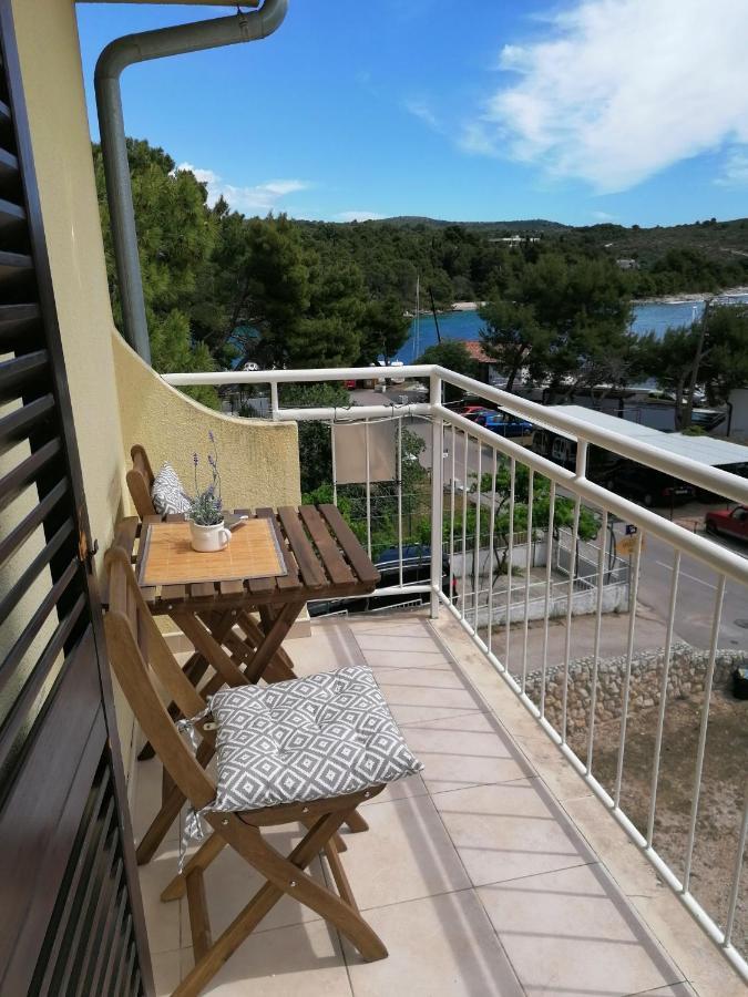 Apartment By The Beach Primosten Bagian luar foto